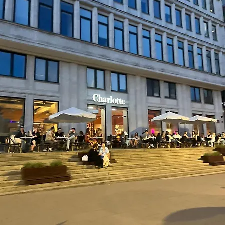 公寓 In The Center With Skyline *